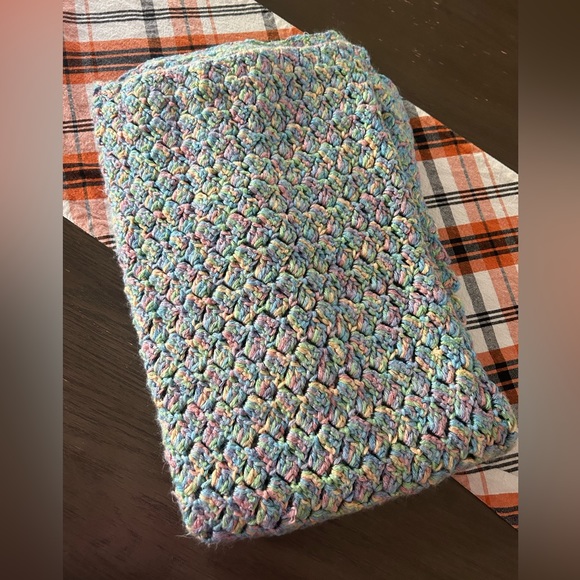 Handmade baby blanket - Picture 1 of 3